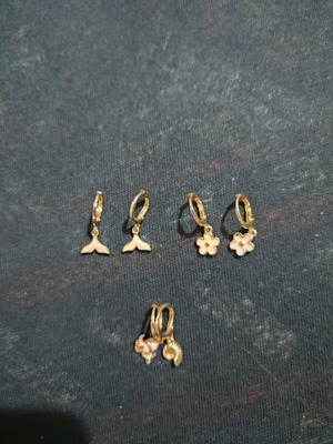 Earrings like new