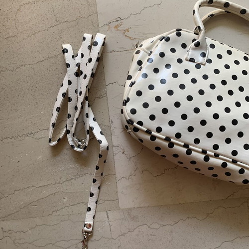 Neseser bag like new with shoulder strap, white