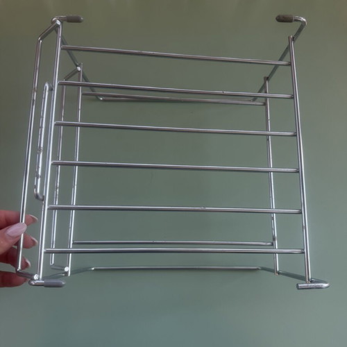 Metal shelf rack