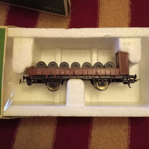 Lima trains used in boxes with 0690 express engine and vintage transformer