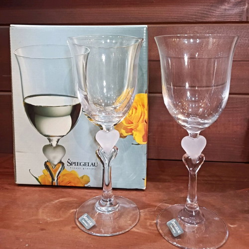 Spiegelau wine glasses new with frosted glass hearts, set of 2