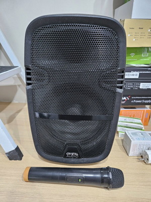 Bluetooth karaoke speaker like new, portable with battery
