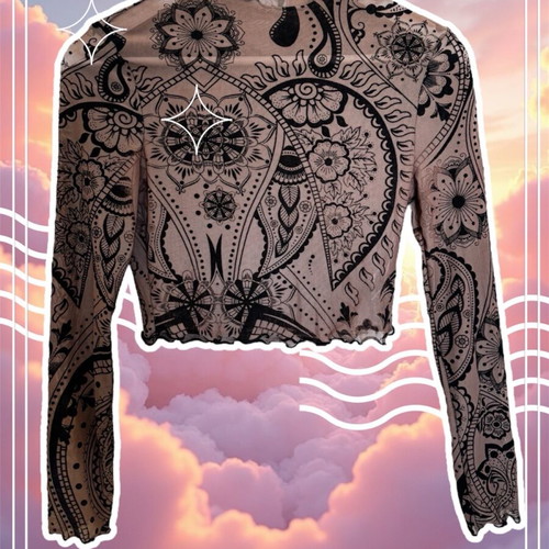 Cropped shirt like new with 3d velvet designs beige