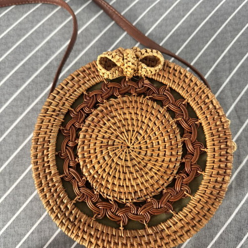 Boho round rattan crossbody bag like new, brown