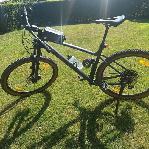 Trek Merlin 8 mountain bike like new with Shimano brakes and SRAM drivetrain