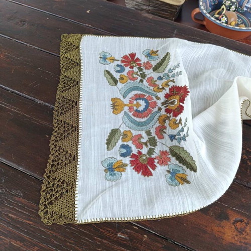 Handmade tsevres like new