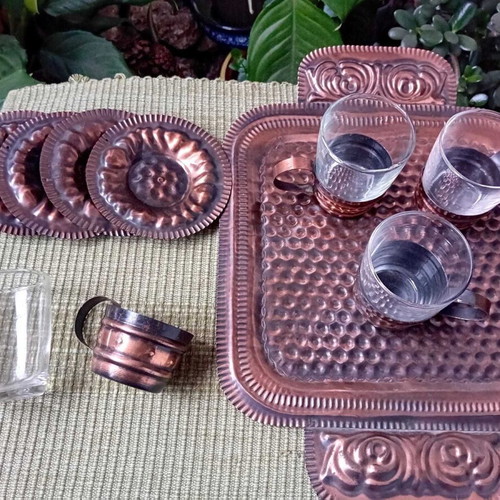 Vintage tea set like new, copper imitation with 4 cups and saucers