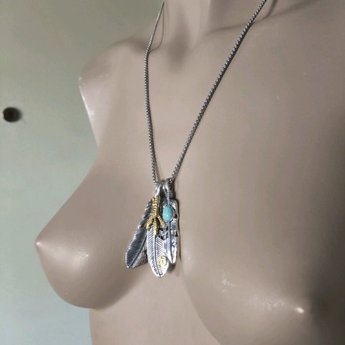 Punk hip hop pendant with feathers new, multicolor