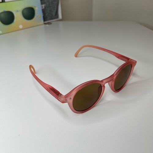 IZIPIZI Junior Kids Sunglasses Pink Matte Round Frame Brand New