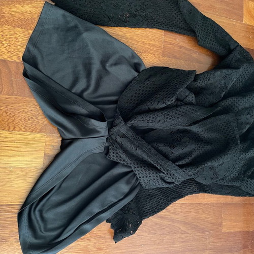 Lipsy London short lace one-piece black like new, small