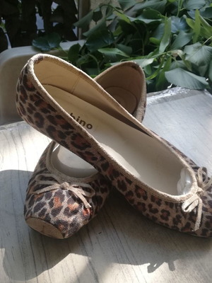 Sabino leopard ballet flats like new, size 38, pointed toe