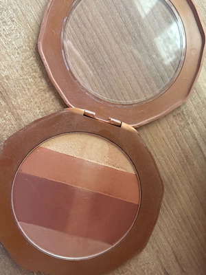 Twraccota bronzer like new with natural finish
