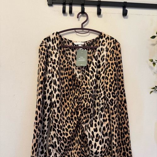 Leopard blouse with front and back ruching new, H&M, size M