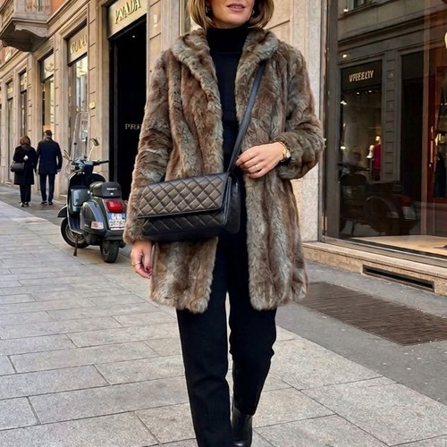 Women's coat medium with natural fur like new, beige