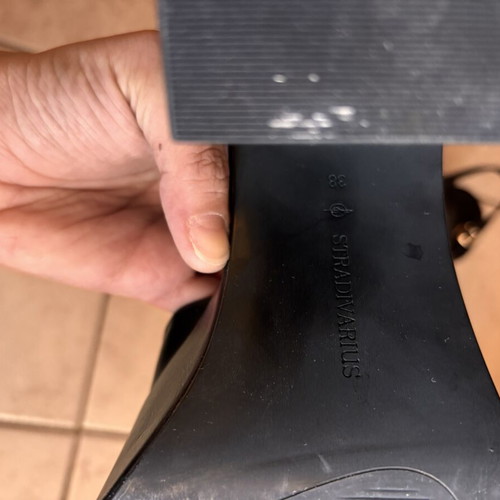 Stradivarius black sandals like new, size 38, narrow fit