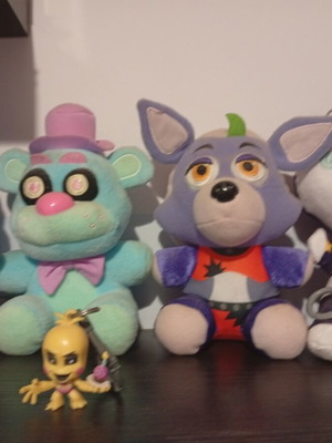 Five Nights at Freddy's collection used with books and plushies