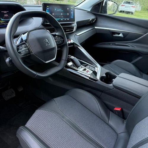 Peugeot 3008 Allure 2021 hybrid plug-in SUV like new