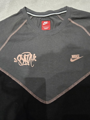 Nike men's T-shirt size L, black