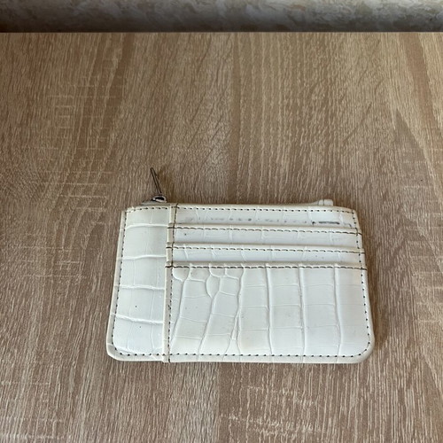 White Cardholder imitation snake skin with zip pocket and card slots like new