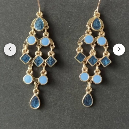 Dangling earrings like new in shades of blue