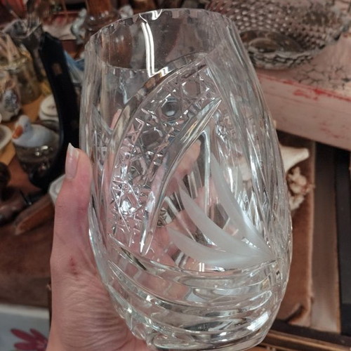 Vintage crystal vase in "Millennium" Iristh cut style like new