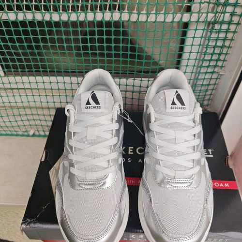 Skechers Stellar athletic shoes new, silver, size 43