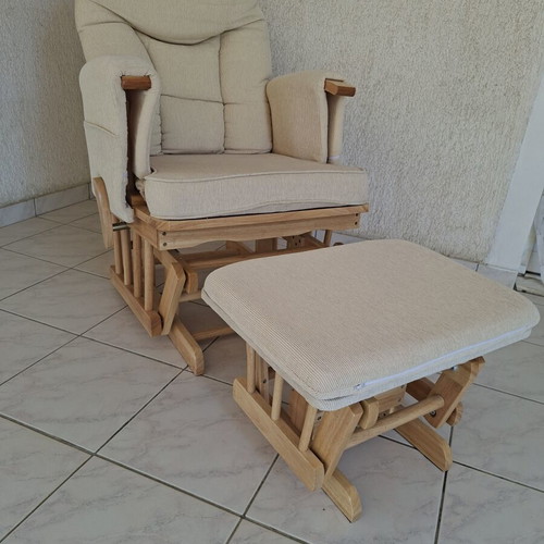 Nursing chair with footrest like new