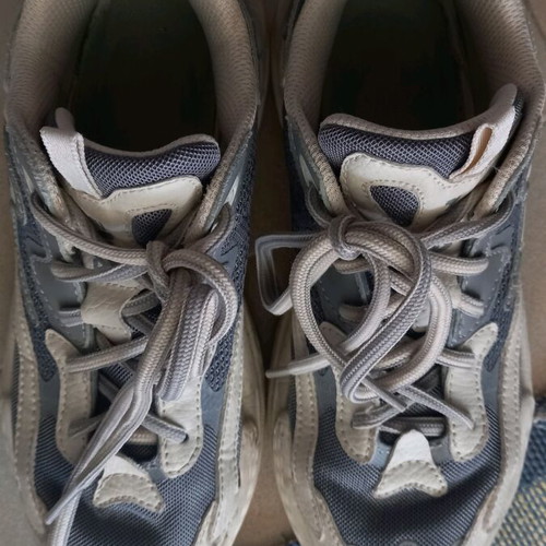 Fila women's athletic shoes soft grey size 38 like new