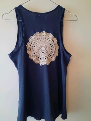 H&M women's blue top with gold detail and knitted motif, like new, size S