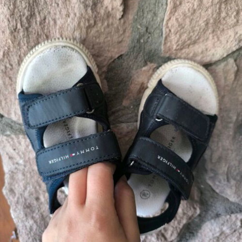 Tommy Hilfiger sandals kids size 26 used, white and blue
