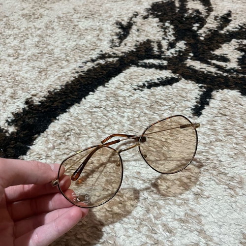 Pink Woman sunglasses like new with Total UV Protection