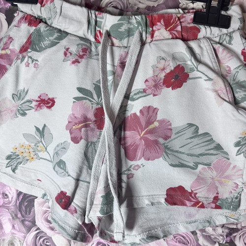 Floral women's shorts XS like new, pastel colors
