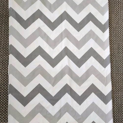 Curtain set Chevron pattern 2 panels cotton with eyelets like new