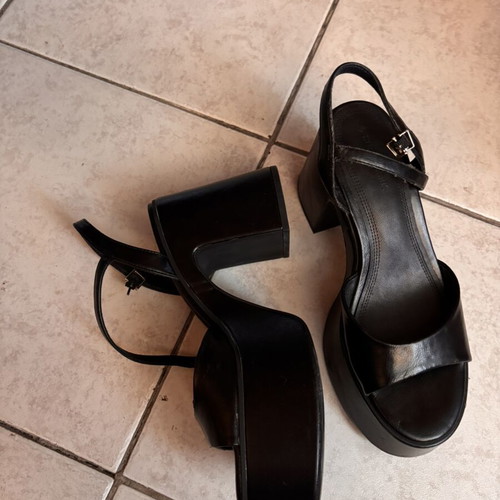 Stradivarius black sandals like new, size 38, narrow fit