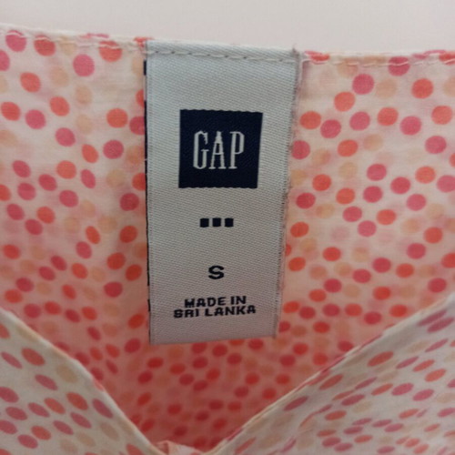 Gap t-shirt like new, size S with zipper on left side