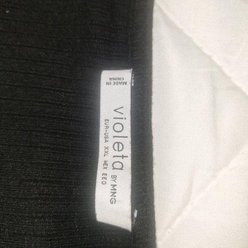 Mango short-sleeve blouse like new, black with white buttons, elastic fabric