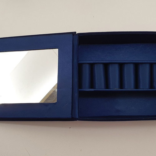 Velvet jewelry box with 925 silver and mirror