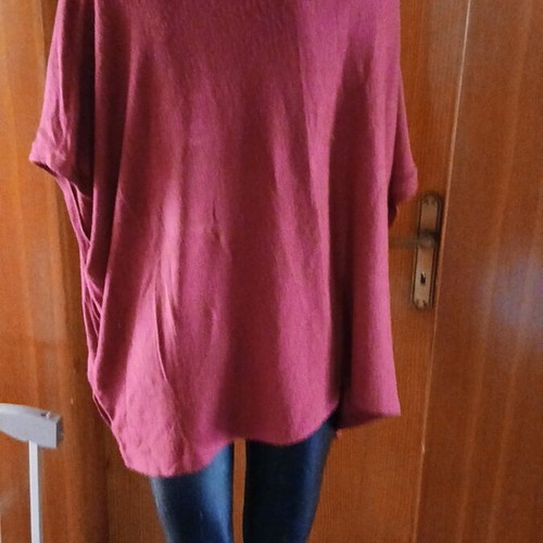Kazaka with wide cut bordeaux like new