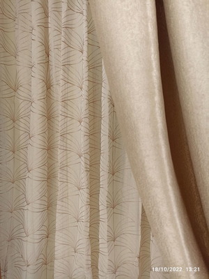 Σετ κουρτινών πλήρες καινούργιο με δέστρα και ημιδιαφανές κέντημα