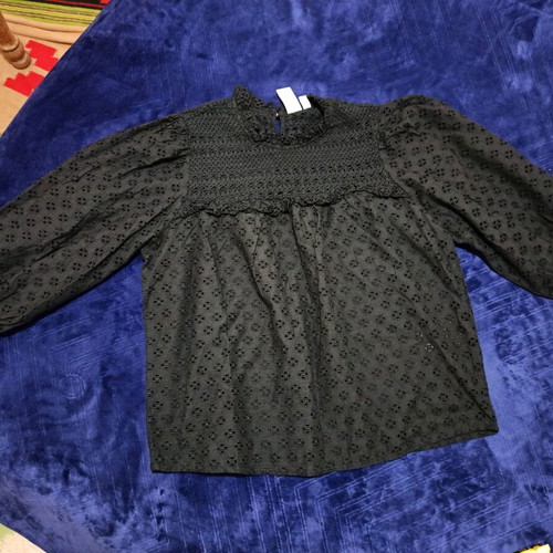 Yas top black, like new, perforated cotton with puff sleeves