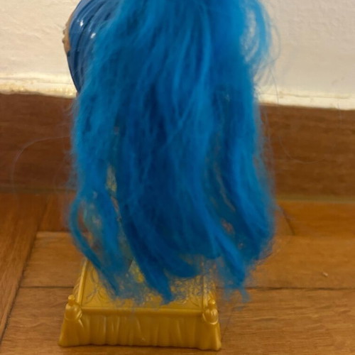 Shimmer and Shine figure used with small white paint marks