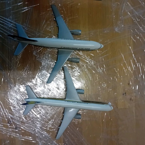 Metal Singapore Airlines airplane models used, set of 2
