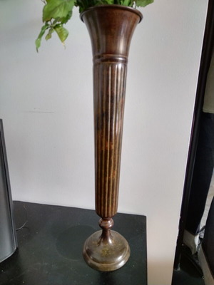 Vintage tin flower vase like new, tall and narrow