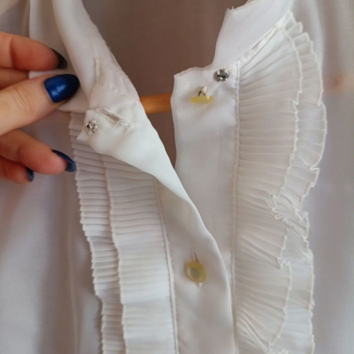 White vintage shirt with chest ruffles, like new, size M