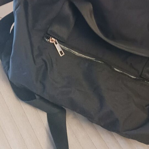 Shoulder bag like new with one external zipper