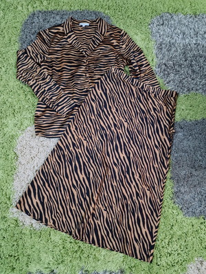 Warehouse leopard pattern women's skirt and blouse set, size M