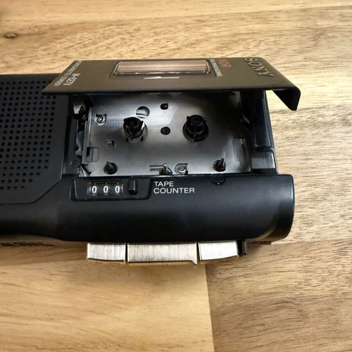 Sony Pressman M-627V MicroCassette Voice Recorder like new