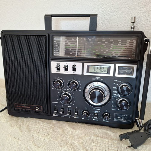 Grundig Satellite 1400 Professional radio like new