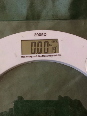 Weighing scale like new with temperature measurement
