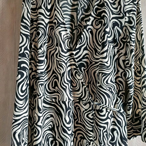 H&M wrap midi dress like new, black and white swirl print, size S
